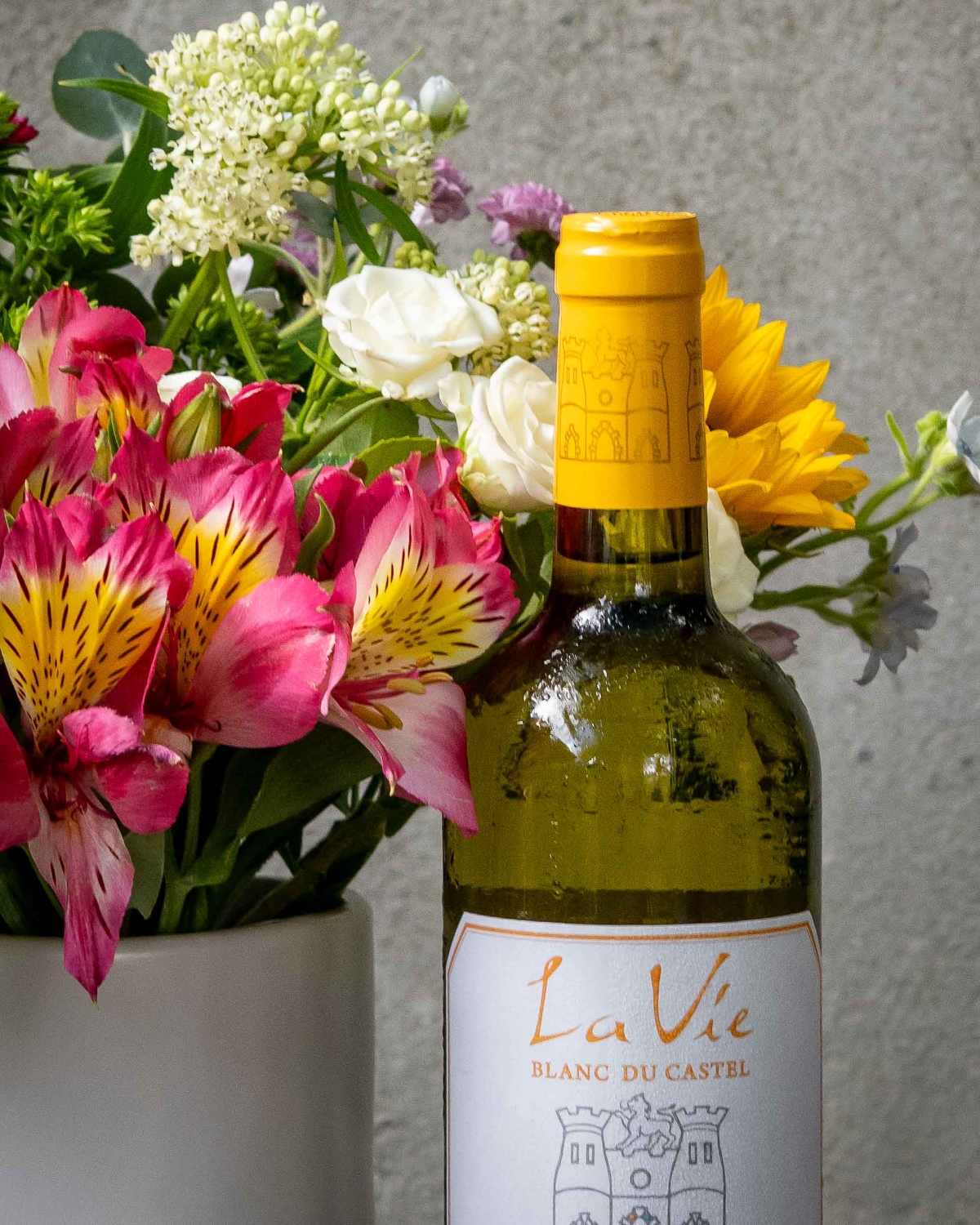 מארז יין & פרחים